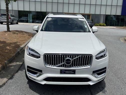2025 Volvo XC90 B5 Core