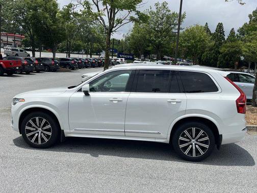 2025 Volvo XC90 B5 Core