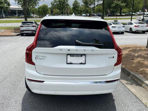 2025 Volvo XC90 B5 Core