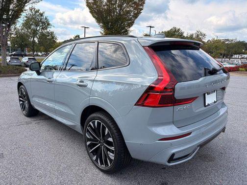 2026 Volvo XC60 B5 Ultra