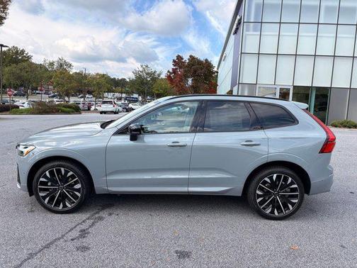 2026 Volvo XC60 B5 Ultra