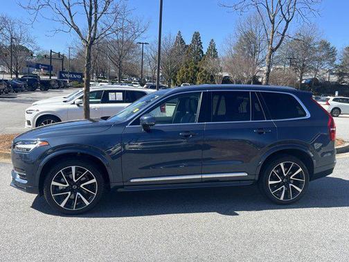 2024 Volvo XC90 B6 Plus Bright Theme 7-Seater
