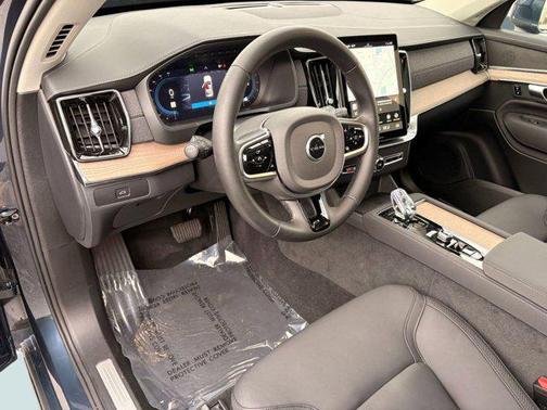 2025 Volvo XC90 B6 Plus 7-Seater