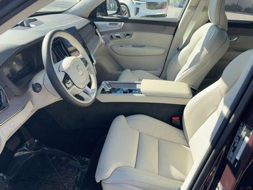 2026 Volvo XC90 B6 Ultra Dark Theme 6-Seater