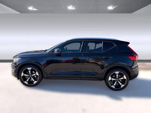2019 Volvo XC40 T5 Momentum