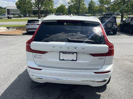 2023 Volvo XC60 B5 Ultimate Bright Theme
