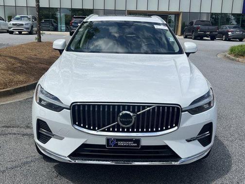 2023 Volvo XC60 B5 Ultimate Bright Theme