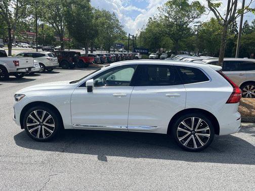 2023 Volvo XC60 B5 Ultimate Bright Theme
