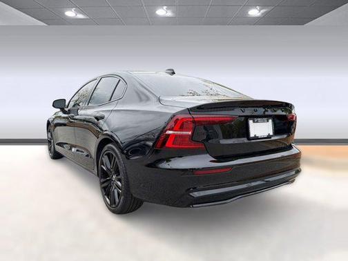 Onyx Black Metallic 2023 Volvo S60 B5 Plus Black Edition