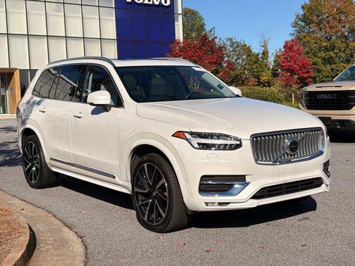 2023 Volvo XC90 B6 Plus 6-Seater