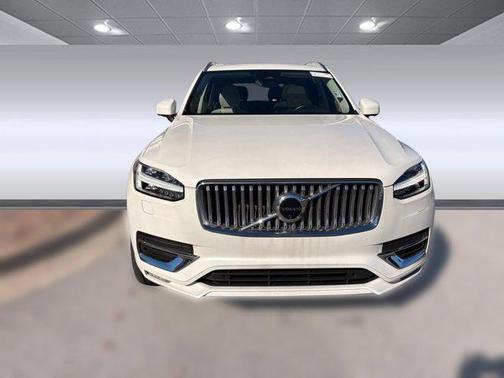 2023 Volvo XC90 B6 Plus 6-Seater