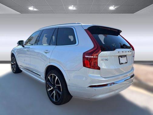 2023 Volvo XC90 B6 Plus 6-Seater
