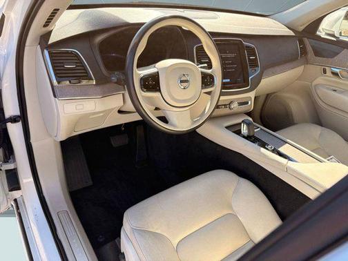 2023 Volvo XC90 B6 Plus 6-Seater