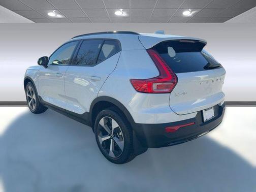 2026 Volvo XC40 B5 Plus