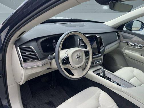 2024 Volvo XC90 B6 Plus Bright Theme 7-Seater
