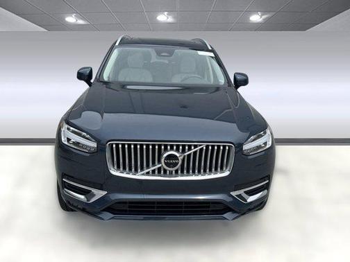 2024 Volvo XC90 B6 Plus Bright Theme 7-Seater