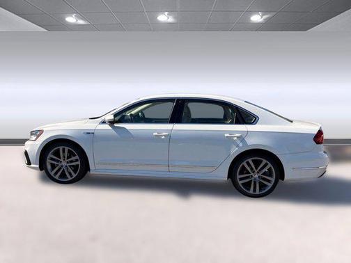 2017 Volkswagen Passat 1.8T R-Line w/Comfort