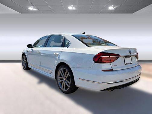 2017 Volkswagen Passat 1.8T R-Line w/Comfort