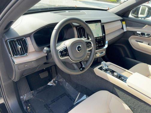 2026 Volvo XC90 B5 Core