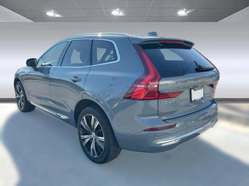 2023 Volvo XC60 B5 Plus Bright Theme