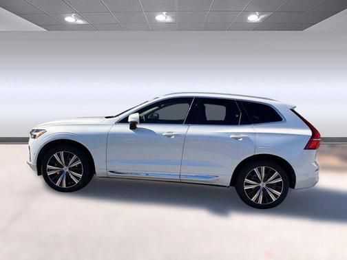 2023 Volvo XC60 B5 Plus Bright Theme