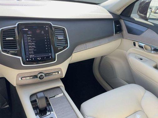 2023 Volvo XC90 B6 Plus 7-Seater