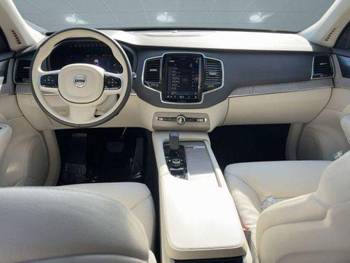 2023 Volvo XC90 B6 Plus 7-Seater
