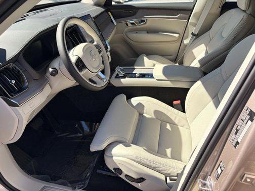 2026 Volvo XC90 B6 Ultra 6-Seater