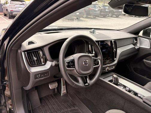 2022 Volvo XC60 Recharge Plug-In Hybrid T8 Polestar