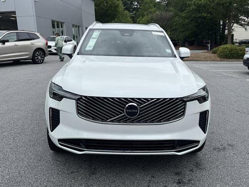 2025 Volvo XC90 B6 Core