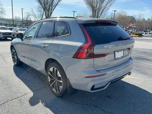 2026 Volvo XC60 B5 Plus