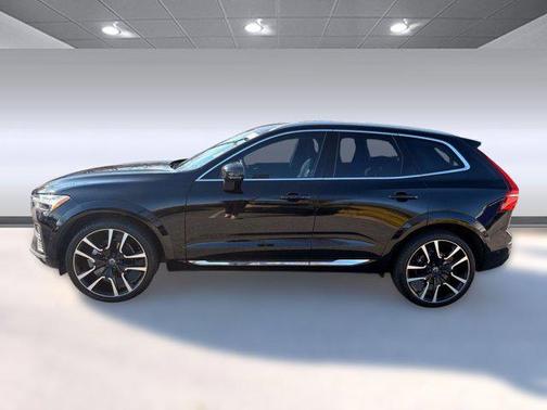 2023 Volvo XC60 B5 Ultimate Bright Theme
