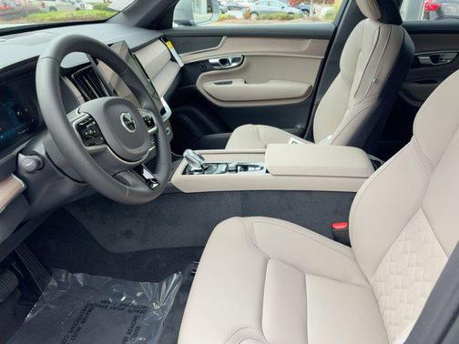 2026 Volvo XC90 B5 Plus 7-Seater