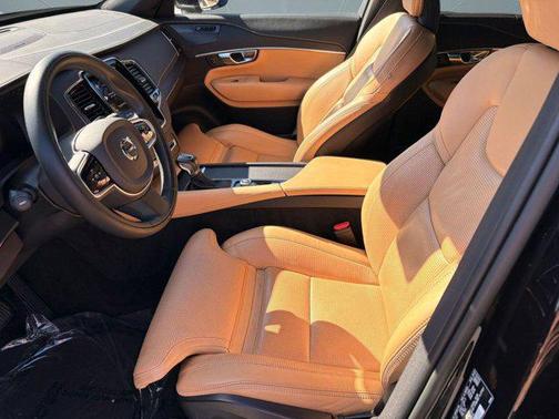 2022 Volvo XC90 T6 Inscription