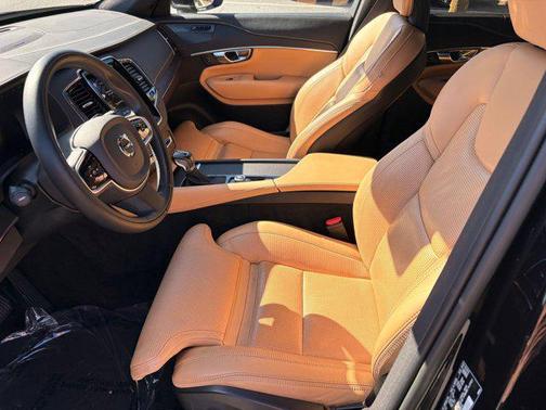 2022 Volvo XC90 T6 Inscription