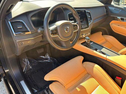 2022 Volvo XC90 T6 Inscription