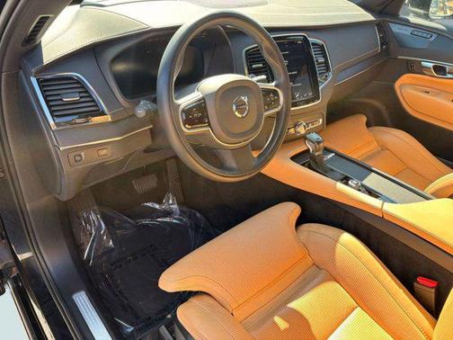 2022 Volvo XC90 T6 Inscription