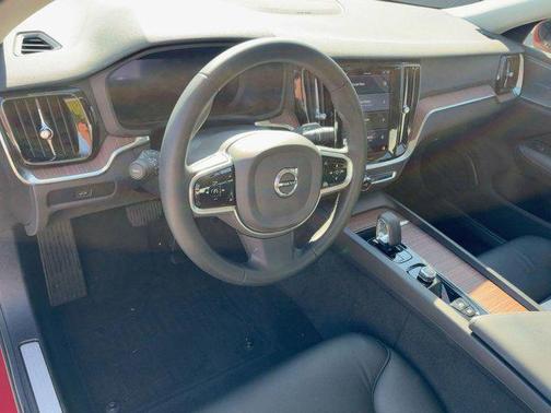 2023 Volvo S60 B5 Plus Dark Theme