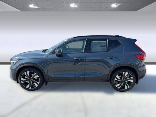 2026 Volvo XC40 B5 Ultra