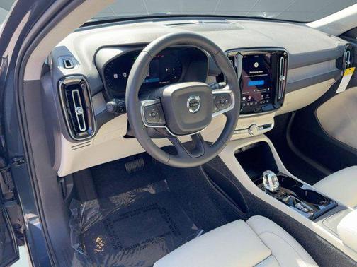 2026 Volvo XC40 B5 Ultra