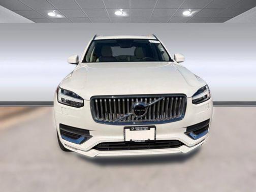 2022 Volvo XC90 T6 Inscription