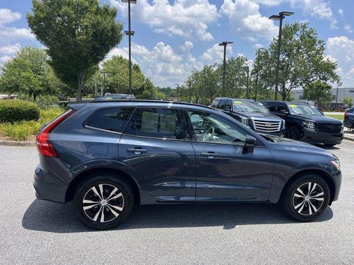 2025 Volvo XC60 B5 Core
