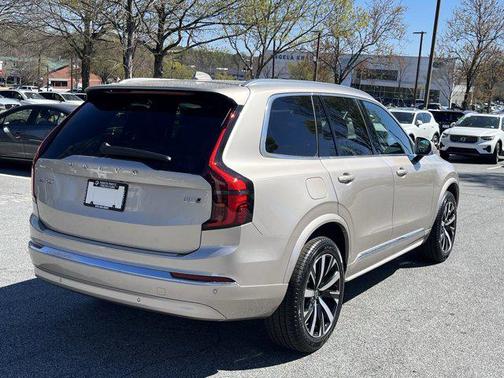 2025 Volvo XC90 B5 Core