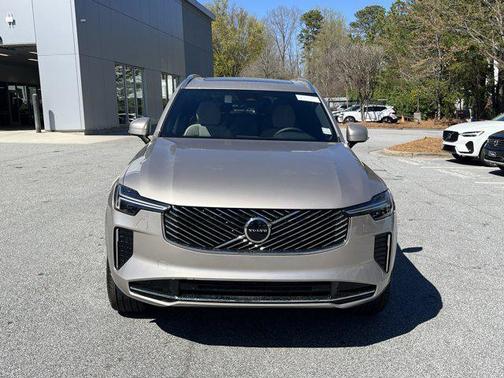 2025 Volvo XC90 B5 Core
