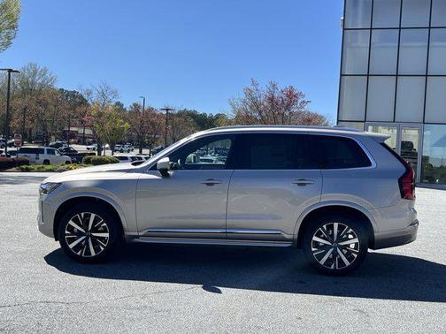 2025 Volvo XC90 B5 Core