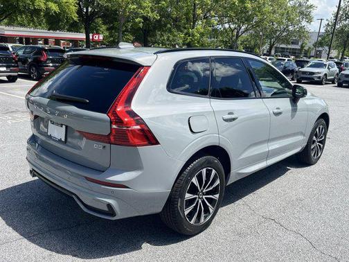2025 Volvo XC60 B5 Core
