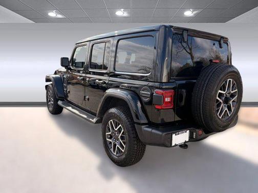 2024 Jeep Wrangler 4-Door Sahara 4x4