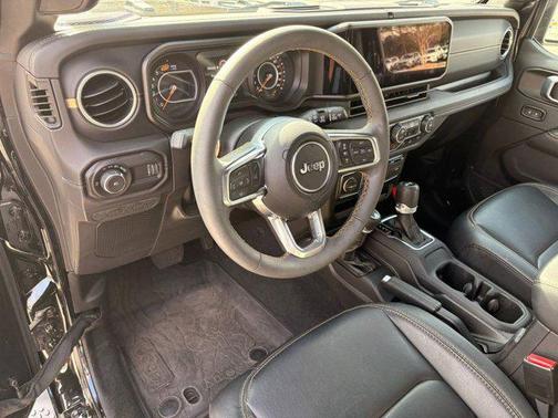 2024 Jeep Wrangler 4-Door Sahara 4x4