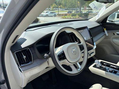 2026 Volvo XC90 B6 Ultra 7-Seater