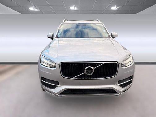 2018 Volvo XC90 T6 Momentum